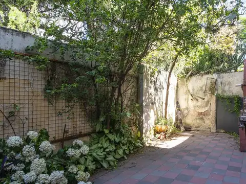 VENTA CASA 2 DORMITORIOS EN CINCO ESQUINAS