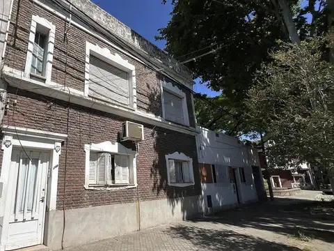 VENTA CASA 2 DORMITORIOS EN CINCO ESQUINAS