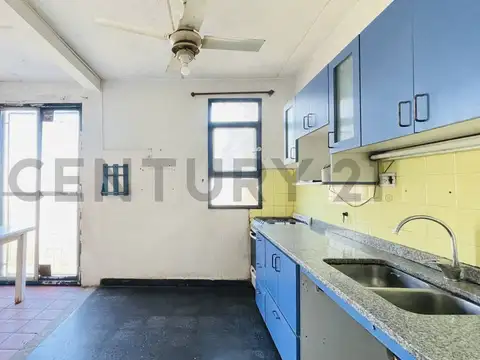 Departamento de 4 ambientes en venta en Nueva Pompeya con balcón. - Barrio Espora.