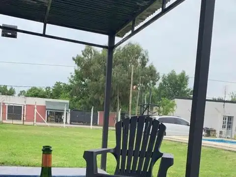 Casa 2 ambientes con 2 baños