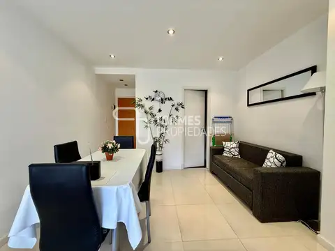 VENTA Departamento 1 ambiente con balcón saliente a la calle en zona Paseo Aldrey, Mar del Plata
