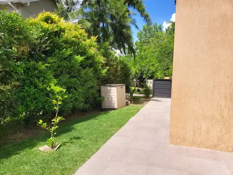 Casa en Venta en Maquinista F Savio, USD 280.000