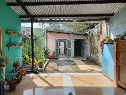 Venta de Casa apta crédito en Barranqueras.-