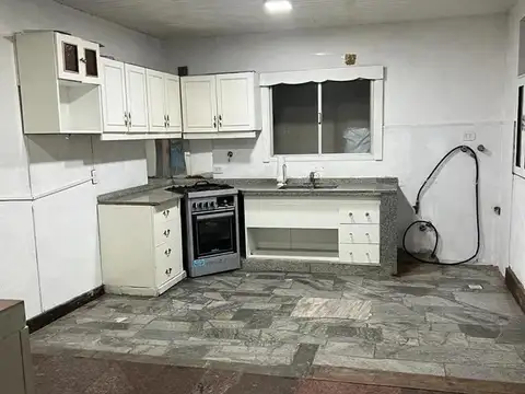 Avenida Italia e/ Luis Pereyra y Santa Fe