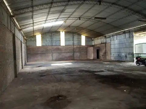 Alquila: Galpon+Of, sobre colectora a Ctes, margen izquierda