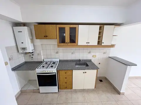 Departamento en Alquiler en Barrio España y Hospitales, $ 350.000
