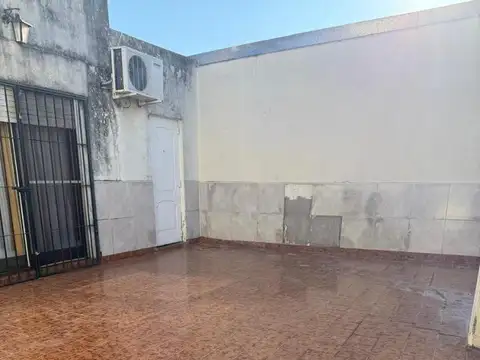 Casa 5 ambientes con 1 baño