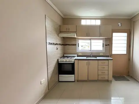 Casa en Alquiler con 1 cochera
