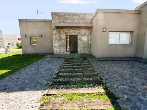Casa en Alquiler en Guillermo E Hudson, Partido de Berazategui