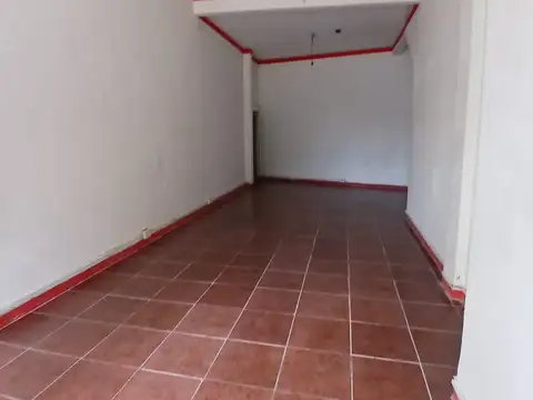 Local en Alquiler en Parque Avellaneda, $ 600.000