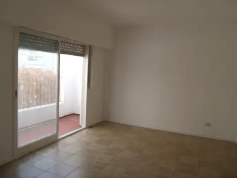 ALQUILER MONOAMBIENTE CON BALCÓN EN ALMAGRO / SIN EXPENSAS
