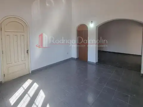 VENDO. Casa semi céntrica, Concordia. ER.-