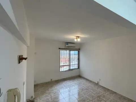 Av. Rivadavia 10400, Piso 2
