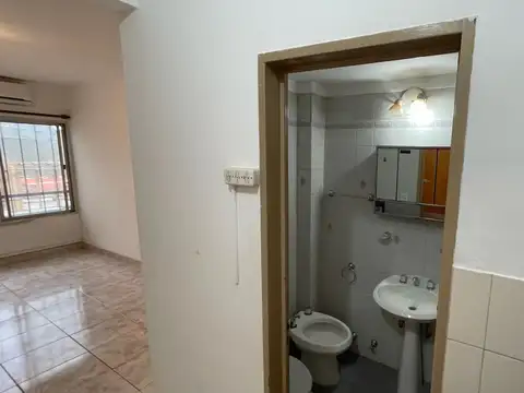 Departamento 1 Ambiente o Monoambiente en Liniers sobre Avenida Rivadavia al 10.400