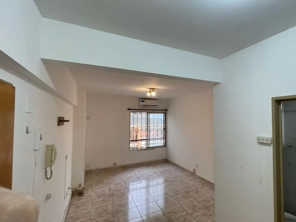 Av. Rivadavia 10400, Piso 2