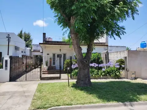 Casa en venta - 2 Dormitorios 1 Baño - Avellaneda