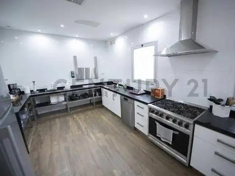HERMOSO LOCAL COMERCIAL EN VENTA UBICADO EN RUTA 9 ESCOBAR