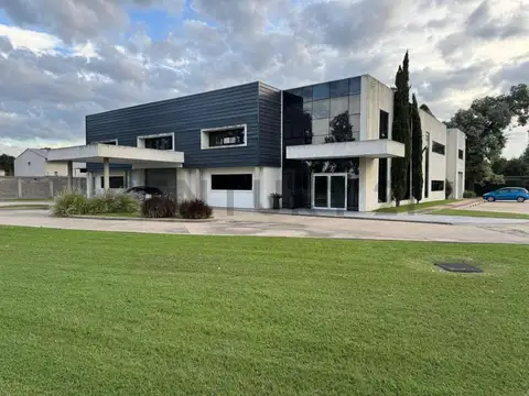 HERMOSO LOCAL COMERCIAL EN VENTA UBICADO EN RUTA 9 ESCOBAR