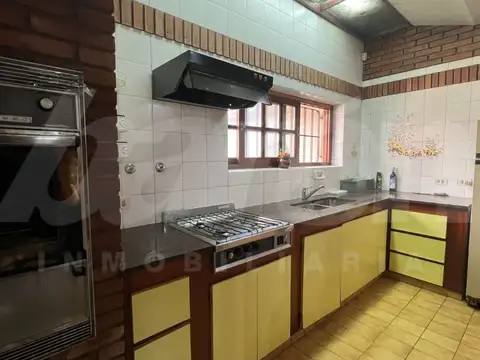 Casa 7 ambientes con 6 baños