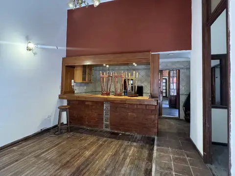 Casa en Alquiler con 1 cochera