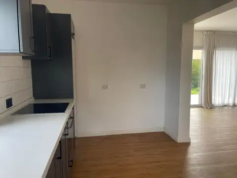 Casa en Alquiler en La Cañada - Los Arces, USD 1.200