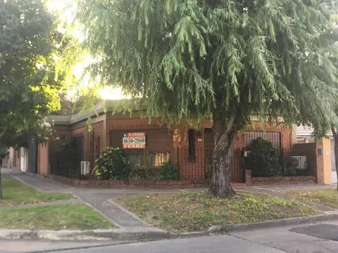 Casa Americana de 3 ambientes, en excelente estado  