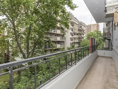 Venta Departamento 2 / 3 ambientes Impecable Al frente Balcón Caballito