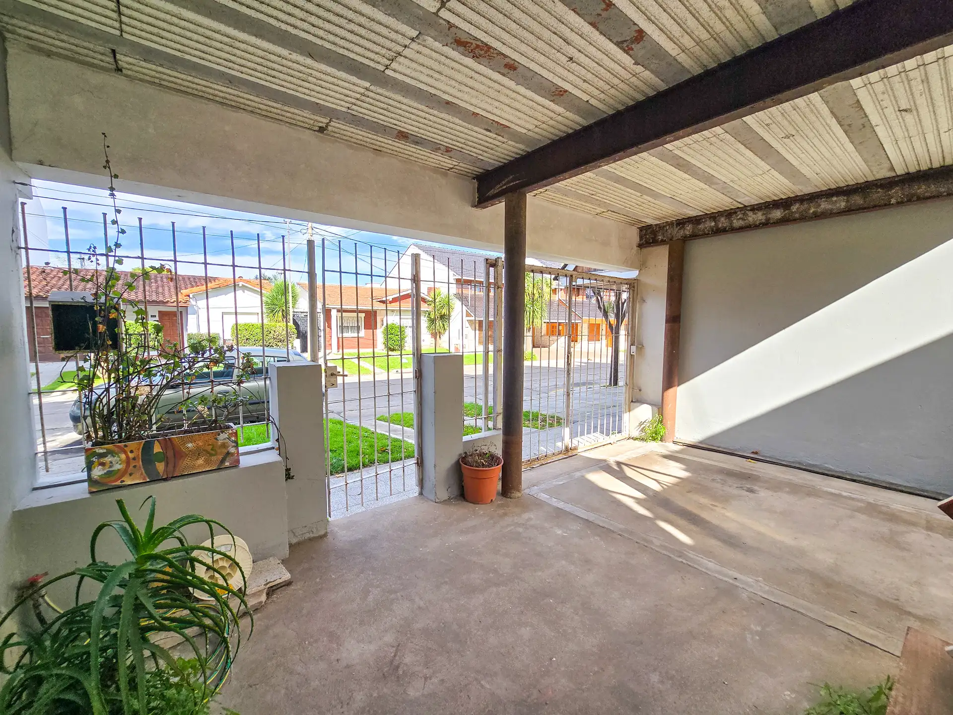 3 propiedades en block, 341.98m², R. S. Peña y Av. J. B. Justo, apto crédito