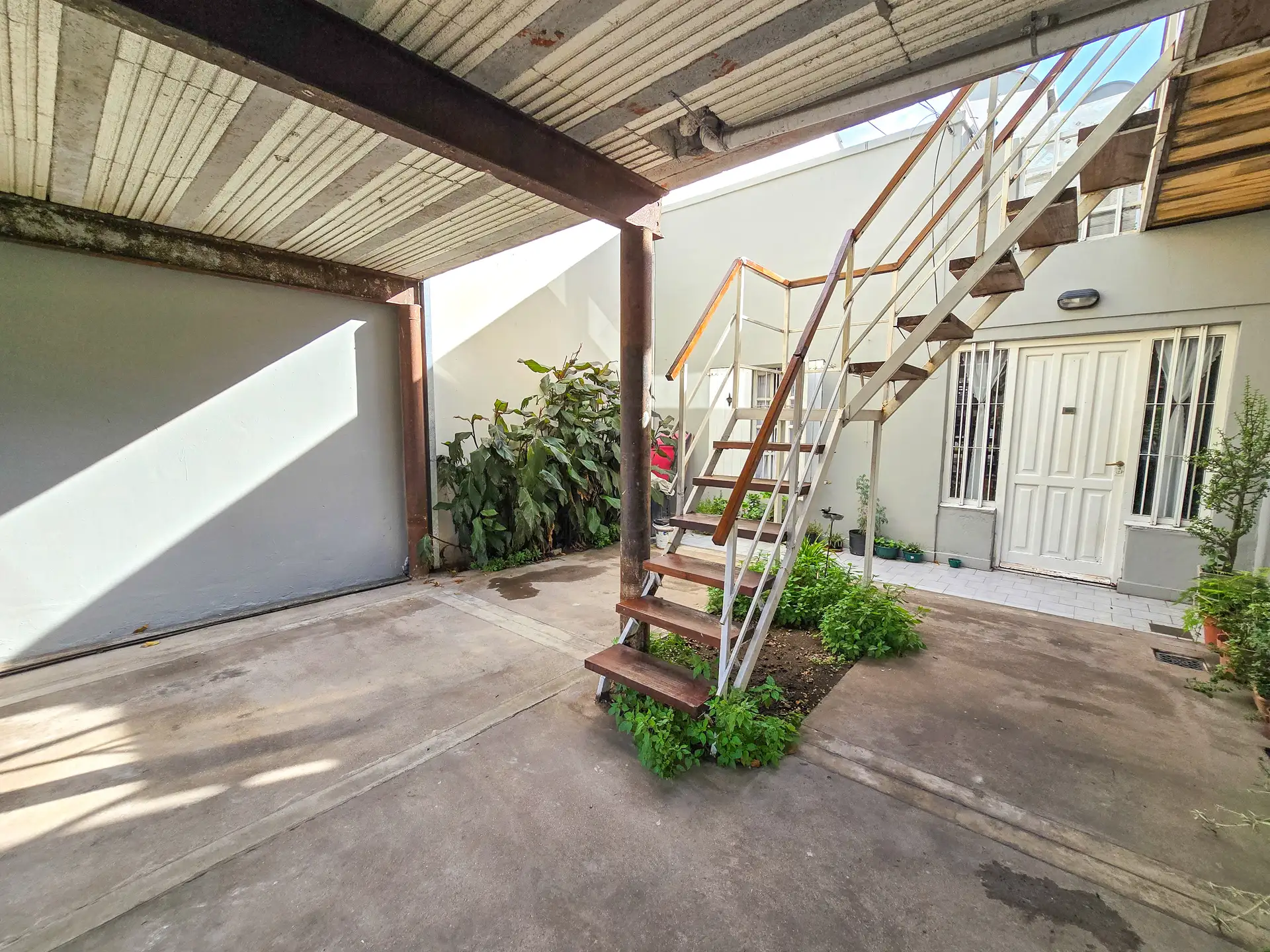 3 propiedades en block, 341.98m², R. S. Peña y Av. J. B. Justo, apto crédito