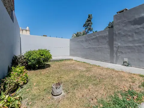 Casa 6 ambientes con 1 baño