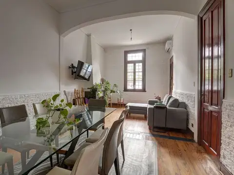 Casa 4 ambientes con 2 baños