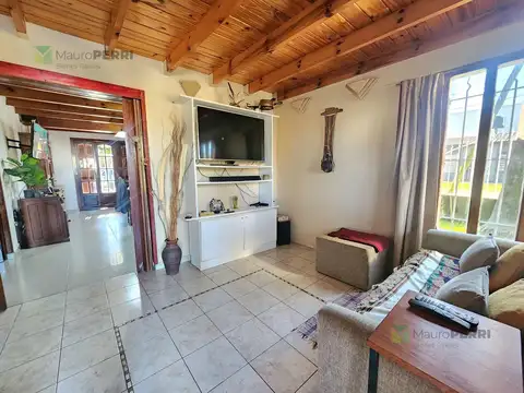 Casa 5 ambientes con 2 baños