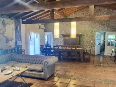 Quinta en Venta con 2 cocheras