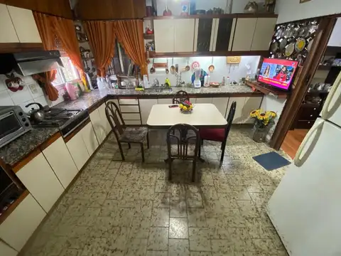 CASA 3 AMBIENTES  EN VENTA EN QUILMES EZPELETA