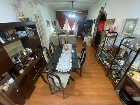 Casa en Venta con 3 cocheras