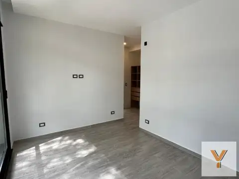 Casa 7 ambientes con 5 baños