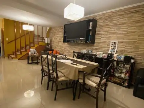 Casa en Alquiler de 3 dormitorios