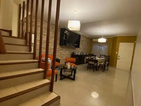 Casa en Alquiler en Villa Sarmiento, $ 1.800.000