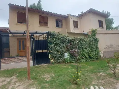 CASA EN VENTA LUJAN DE CUYO