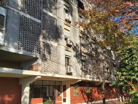 Depto 3 ambientes con vista abiertas, muy buena ubicación