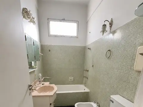 Departamento 4 ambientes con 2 baños
