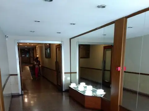 Santa Fe 1200, Piso 1