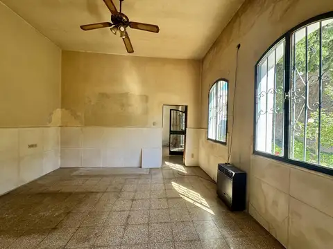Casa 5 ambientes con 1 baño