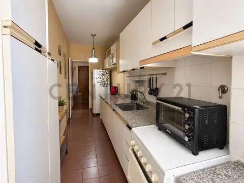 VENTA - 4 AMBIENTES EN VENTA LUMINOSO - ALMAGRO
