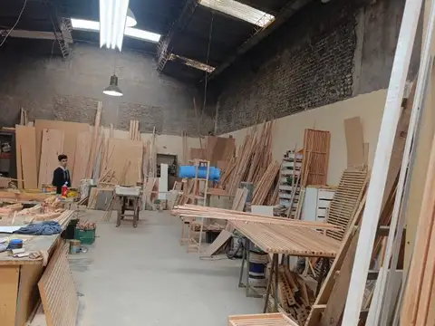 GALPÓN AL FONDO IDEAL PARA INICIAR NEGOCIO DE IMPORTACIONES!