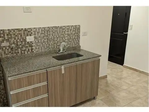 San Pedro 100, Piso PB