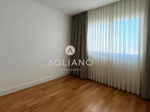 Departamento en Venta con 3 cocheras
