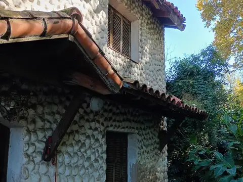 Casa 6 ambientes con 2 baños