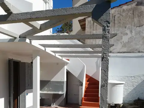 Casa en Alquiler con 1 cochera