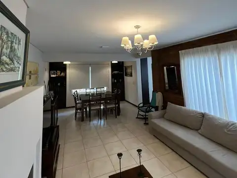 Casa 5 ambientes con 1 baño